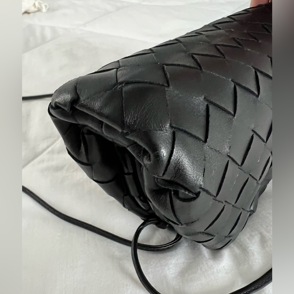 Bottega Veneta Intrecciato Mini Pouch in Black Leather - Picture 13 of 16